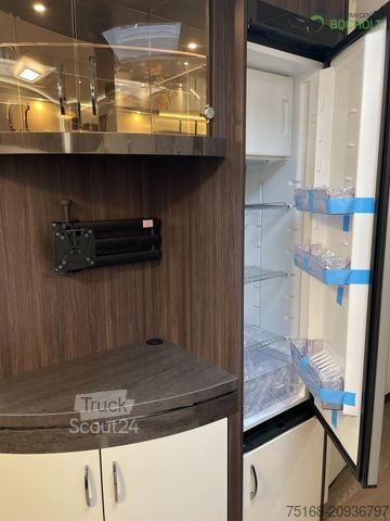 Karavāna HOBBY Prestige 720 KWFU Modell 2025 / 2500 Kg Achse