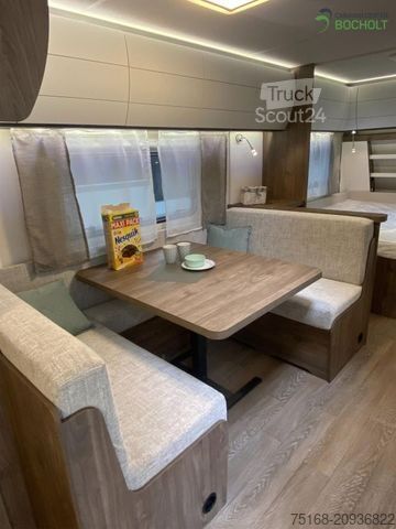 Lakókocsi HOBBY Excellent Edition 650 KMFe Modell 2026