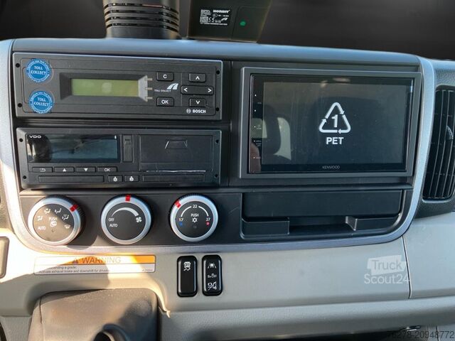 Furgon skrzyniowy Mitsubishi FUSO Fuso Canter 7C18 Koffer (Junge) Klimaaut.