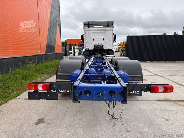 Кабина шасси Mercedes-Benz Antos 2532 6x2*4 CHASSIS L=8792 mm