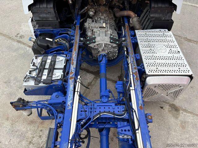 Кабина шасси Mercedes-Benz Antos 2532 6x2*4 CHASSIS L=8792 mm