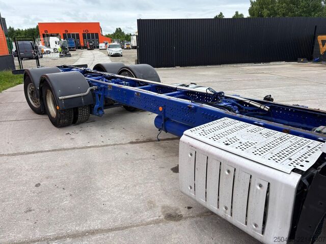 Кабина шасси Mercedes-Benz Antos 2532 6x2*4 CHASSIS L=8792 mm