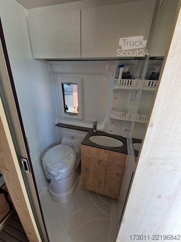 Karavan CLEVER Vario Kids Automat 5. Sitze Aufstelldach