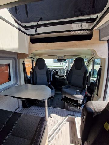 Karavan CLEVER Vario Kids Automat 5. Sitze Aufstelldach