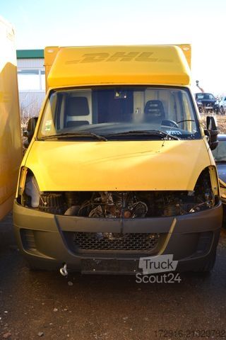 Fourgon tôlé IVECO Daily 30C30 35S11A Automatik Post Motorschaden