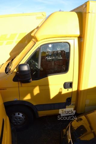 Fourgon tôlé IVECO Daily 30C30 35S11A Automatik Post Motorschaden