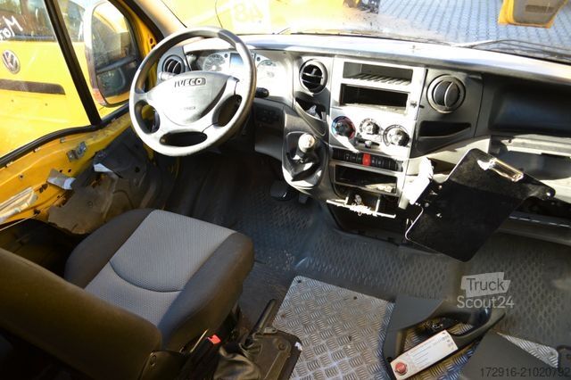 Fourgon tôlé IVECO Daily 30C30 35S11A Automatik Post Motorschaden