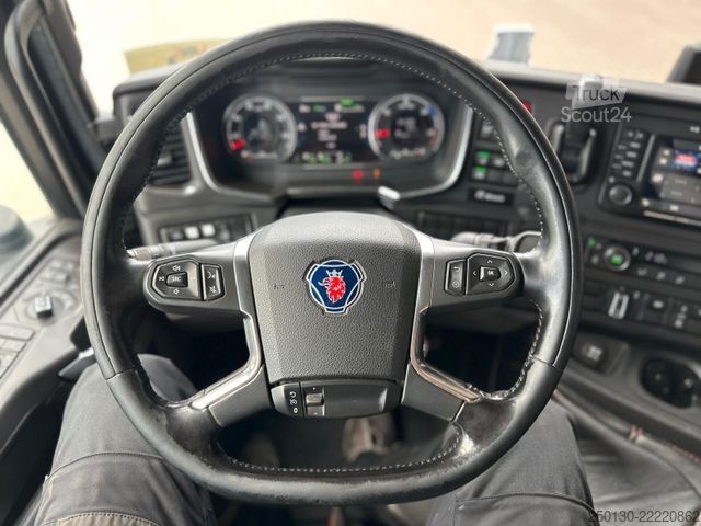 Sığır taşıma kamyonu SCANIA P410 4x2LL HFR 1.Stock Viehzug/NAVI/KLIMA/ALU