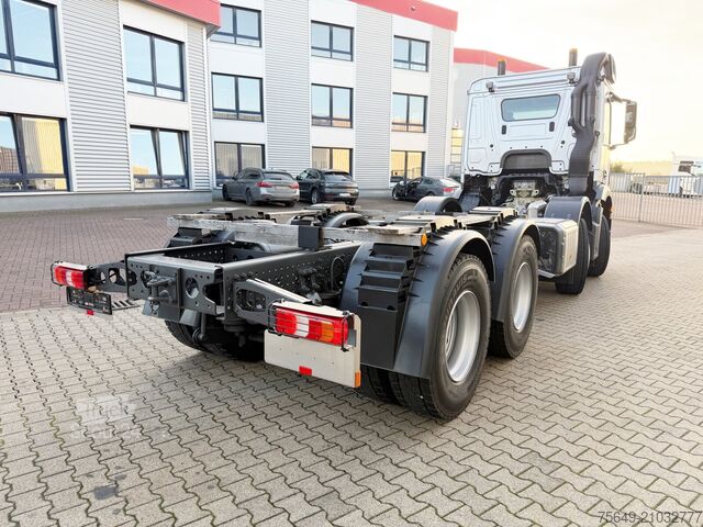 Ruloninė konteinerinė savivartis Mercedes-Benz Arocs 3253 L 8x4/4 Arocs 3253 L 8x4/4, MultimediaCockpit, Navi, Motorabtrieb