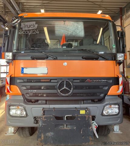 Torenkraan Mercedes-Benz Actros 1832 LAK 4x4 Actros 1832 LAK 4x4, Kran, Winterdienstaustattung, HMF 1063-K 3, Funk