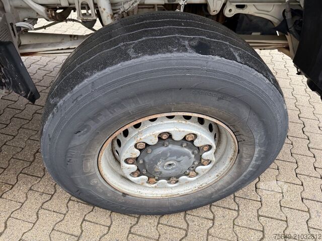 Lastbilchassi Mercedes-Benz Arocs 3351 AK 6x6 Arocs 3351 AK 6x6, Grounder