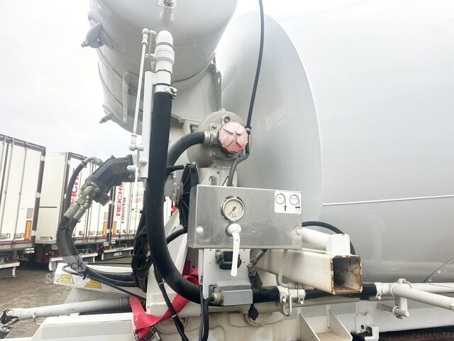 Mobiele betoncentrale Mercedes-Benz Arocs 3240 8x4 Arocs 3240 8x4,Betonmischer Liebherr HTM 904F 9m³ , Wechselsystem