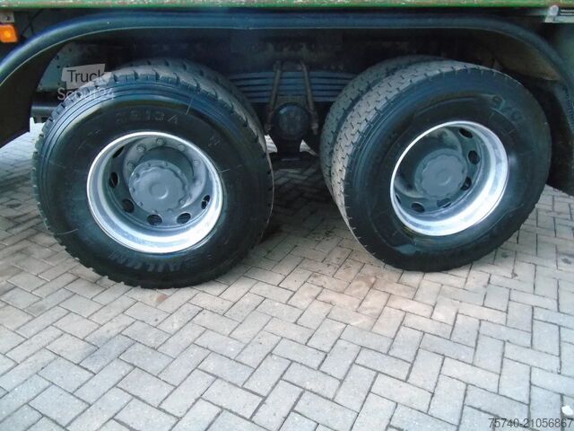 Atrelado da plataforma MAN TGA 26.360 + 6X4 + SPRING