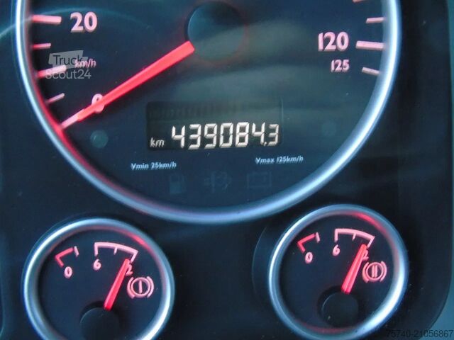 Atrelado da plataforma MAN TGA 26.360 + 6X4 + SPRING