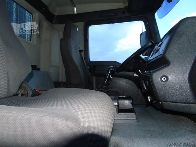 Atrelado da plataforma MAN TGA 26.360 + 6X4 + SPRING