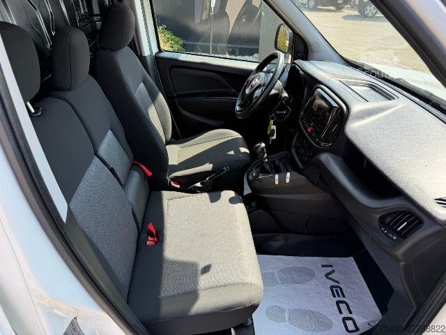 Furgão de painéis Fiat DOBLO CARGO CH1 LOUNGE 105