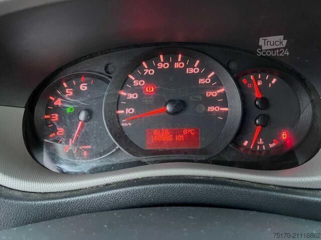 ανυψωτική πλατφόρμα τοποθετημένη σε φορτηγό Renault Master 2.3 dCi / KLUBB K26, 12m