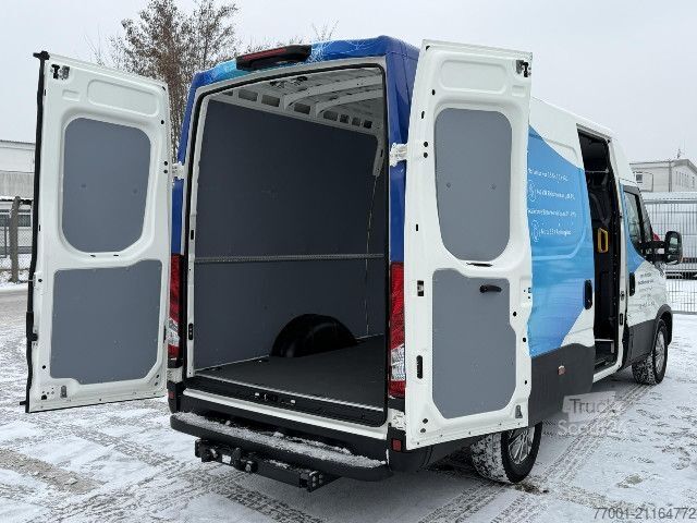 Slēgtais furgons IVECO 35S14E V LED / AHK-3,5T / ACC
