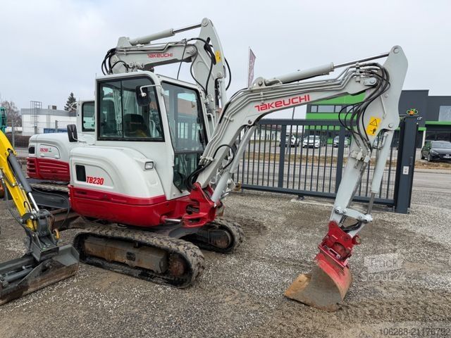 Mini-excavator TAKEUCHI TB 290-2  Powertili  Werstelauslleger