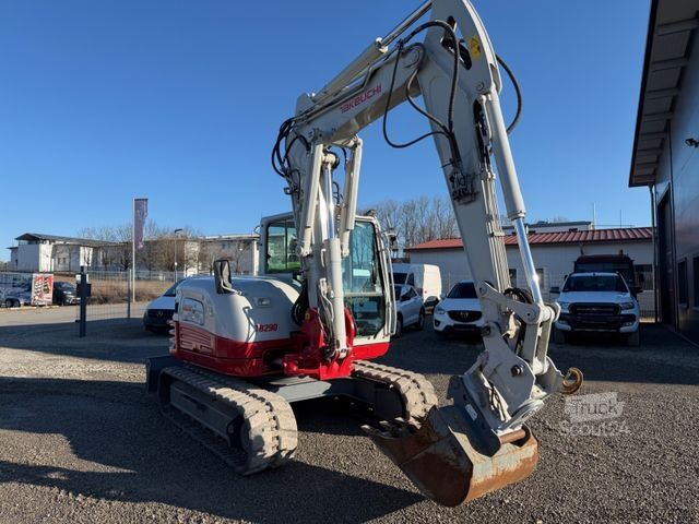 Mini-excavator TAKEUCHI TB 290-2  Powertili  Werstelauslleger