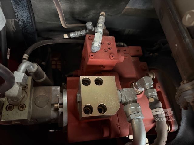 Mini-excavator TAKEUCHI TB 290-2  Powertili  Werstelauslleger