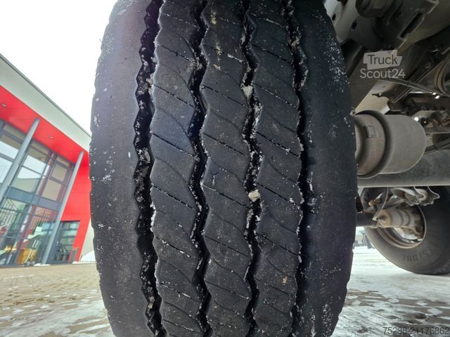 Tipper semitrailer SCHMITZ CARGOBULL SKI 24 SL 7.2 / Liftachse