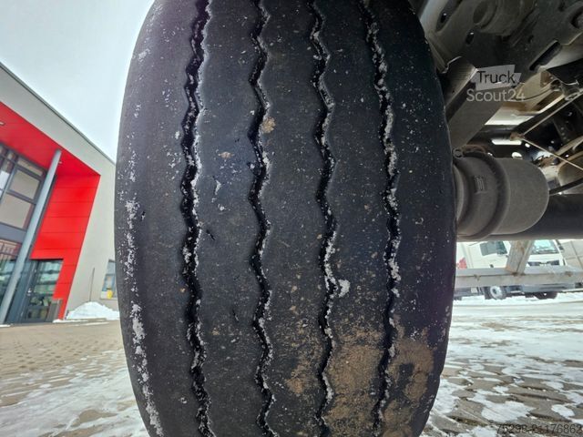 Tipper semitrailer SCHMITZ CARGOBULL SKI 24 SL 7.2 / Liftachse