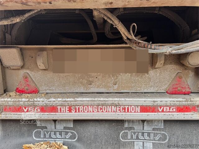  Tyllis wood chip trailer with hydraulic roof.