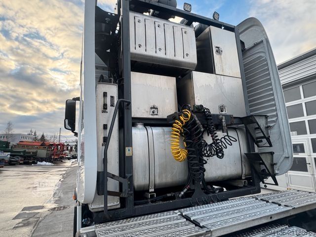 Schwerlast LKW/SZM MERCEDES-BENZ Actros 4163 SLT 8x4 kurz TRK 180 t. Hydraulik