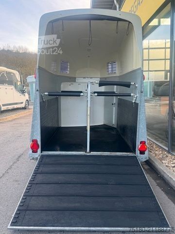 Remorcă pentru transport cai HUMBAUR Xanthos Aero 2 Pferdeanhänger 2,4t. ALU 1. Hd