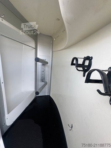 Remorcă pentru transport cai HUMBAUR Xanthos Aero 2 Pferdeanhänger 2,4t. ALU 1. Hd