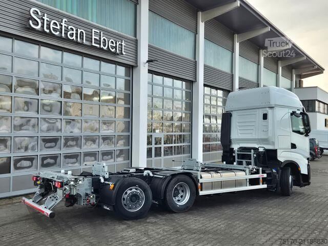 Podwozie z kabiną Iveco S-Way AS260S50Y/FS CM 6x2 BDF