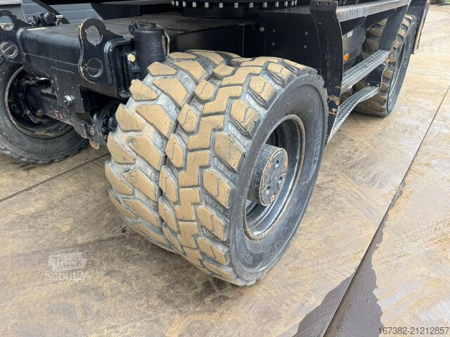 Wheel excavator Caterpillar M320F