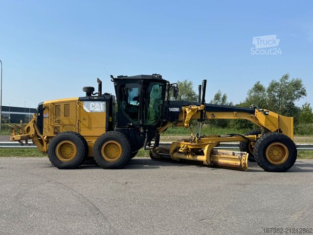 Road grader Caterpillar 140M3