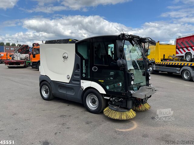 Balayeuse de voirie Mathieu MC 210 Azura Flex Euro 6