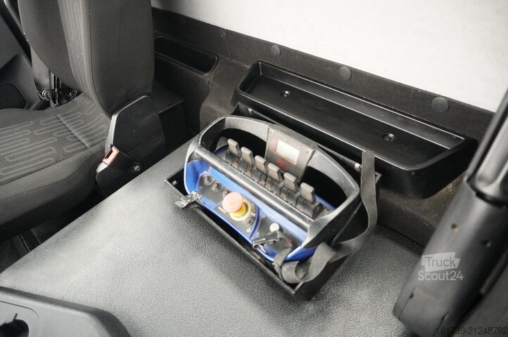 Platforma su kranu Mercedes-Benz Arocs 2536 6x2 E6 / Fassi F195A.0.23 / r