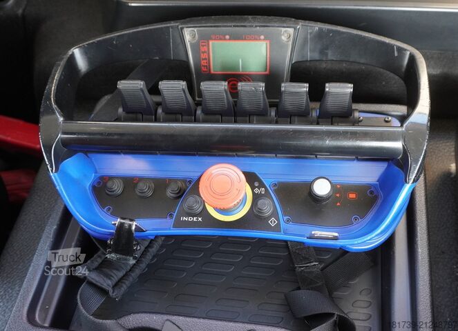 Platforma su kranu Mercedes-Benz Antos 2540 / Flatbed 15 EPAL/ Fassi F165