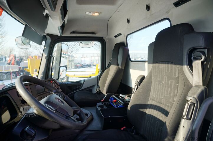 Platforma su kranu Mercedes-Benz Antos 2540 / Flatbed 15 EPAL/ Fassi F165