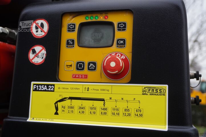 Platforma su kranu Renault C280 DTI 8 / FASSI crane 5.6T / 560 mth