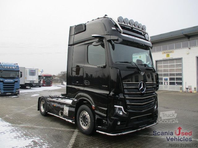 Стандартный седельный тягач Mercedes-Benz Mercedes Benz Actros 1853LS mit Sitzecke