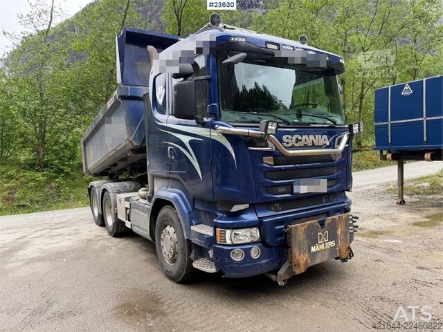 Kipper Scania R730 6x4 snowplow-equipped combination vehicle