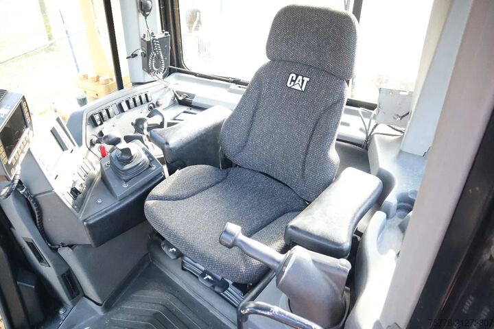 Levelling machine Caterpillar D8T | D 8 T | RIPPER | AIRCO | CE-MACHINE