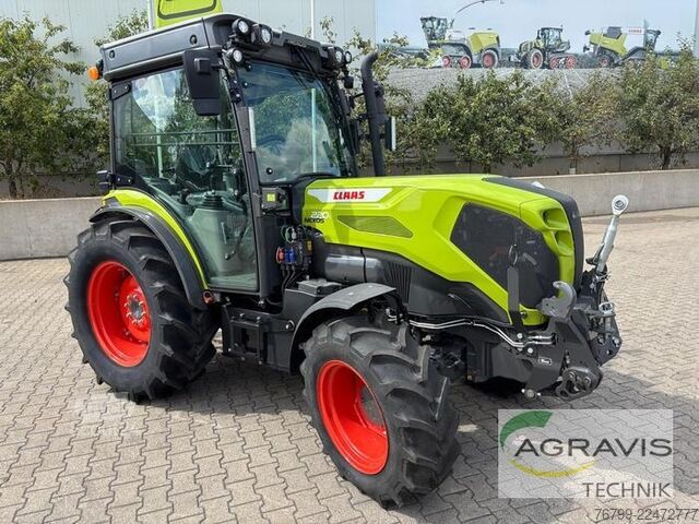 Traktors Claas NEXOS 220 L
