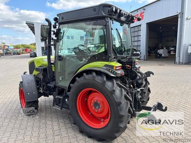 Traktors Claas NEXOS 220 L