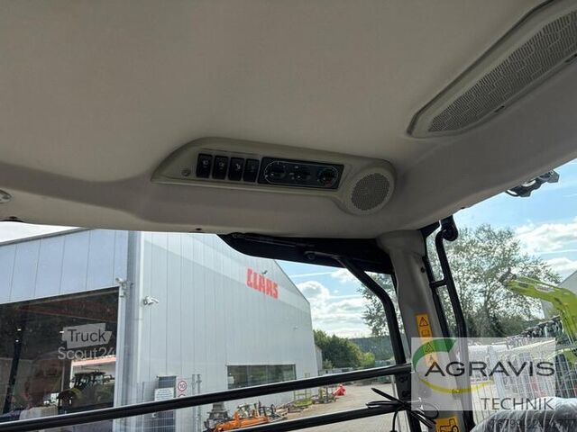 Traktors Claas NEXOS 220 L