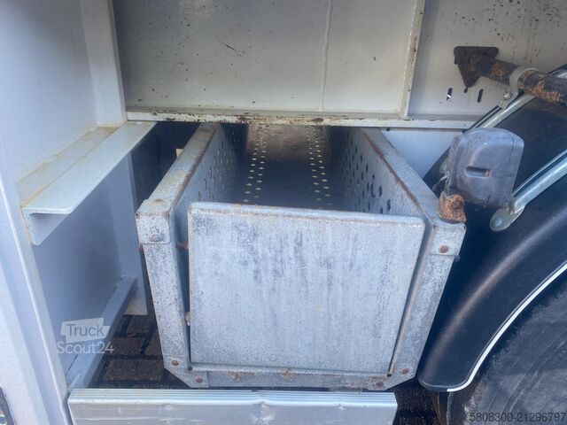 Camión volquete con grúa Renault T460 kraan kipper