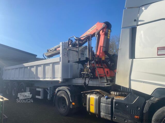 Camión volquete con grúa Renault T460 kraan kipper