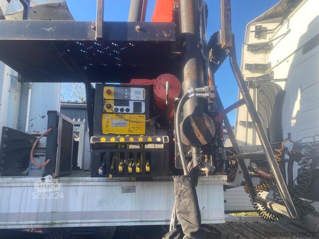 Camión volquete con grúa Renault T460 kraan kipper