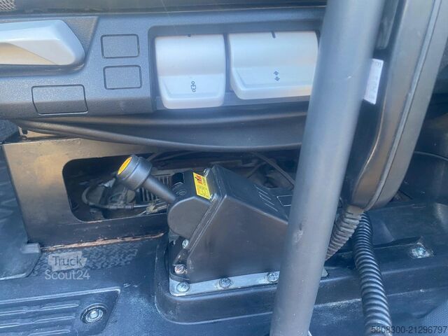 Camión volquete con grúa Renault T460 kraan kipper