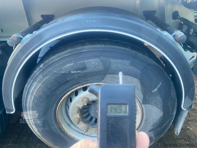 Camión volquete con grúa Renault T460 kraan kipper